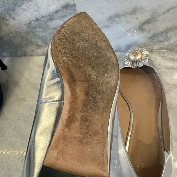 Tory Burch pointy skimmer with pearl logo 9.5m - Picture 3 of 10